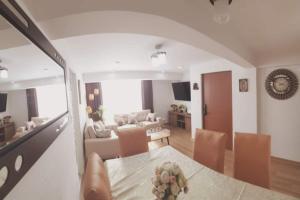 Bello departamento con cochera y excelente ubicación