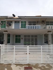 A&Z Homestay Kangar with 4 Bedroom Aircond