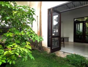 Diamond rock villa