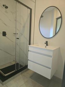 Waterfall Apartments Waterfall Cres