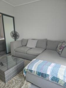 Waterfall Apartments Waterfall Cres