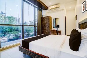 Super Collection O Sanpada Railway Junction