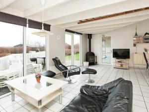 10 person holiday home in Ebeltoft-By Traum