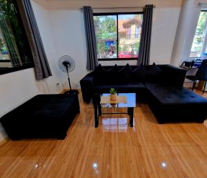 3 Bedrooms 2 storey House!