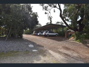 Home on the Bay on Esplanade and Buller St Kingscote-3 people in 2 nights get the 3rd night free