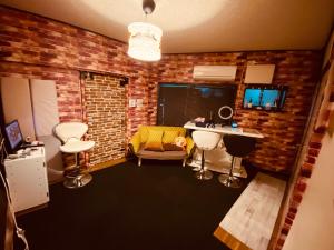 Popular Direct from the airport, perfect for getting anywhere in Tokyo, Skytree, Asakusas best access private lodging Lcuky Smile