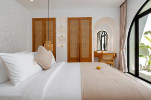 Villa Delia - Luxury 2BR Private Villa 400m from the Beach