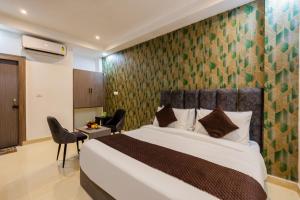 Accent Park Hotel Near Barclays Sec 62 Noida