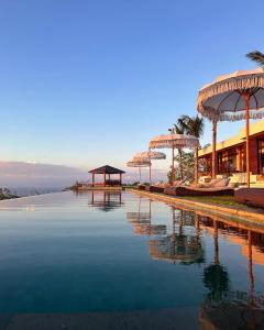 Uluwatu Sunset Hills