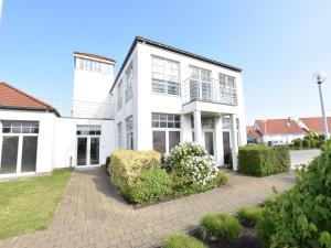 Apartment in De Haan near the Beach