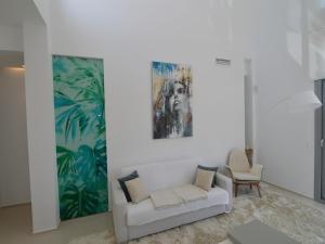 Villa with Garden & Roof Deck