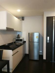 Modern 1-Bedroom Apt Just Steps from Nimman #A204