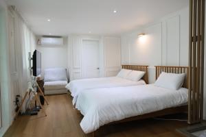 Gangnam Neat & Cozy Stay l Near Station
