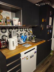 Chambre dhôte chez Thibault à proximité des pistes 200 M départ depuis le Fournet et nombreux itinéraires de randonnées au pied de limmeuble