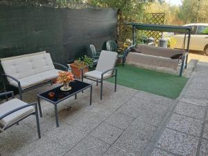 Casa Carolina Vista Lago e Giardino Privato a San Gimignano