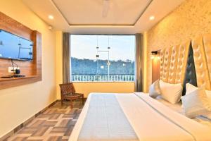 Hotel Pine Mountain View-Cheap Hotels Best Prices Guaranteed with Deals-Free Parking-cricket stadium 5 km