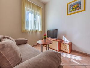 Apartment with Pool, Banjole