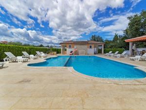 Apartment with Pool, Banjole