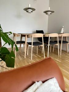 Bright 1-bedroom Apartment NearMetro & City Center