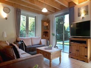 Terrace Apartment with Lush Garden