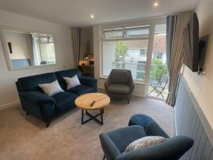 Beachy Maisonette- 2 Min walk to Porth Beach