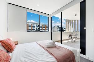 Near St George Hosp,AIRPT,train,shopping, Morden Apt, free Parking