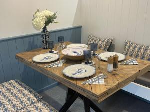 Beachy Maisonette- 2 Min walk to Porth Beach