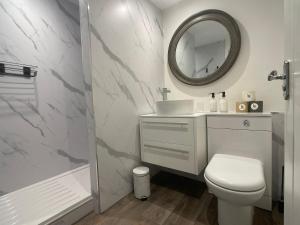 Beachy Maisonette- 2 Min walk to Porth Beach