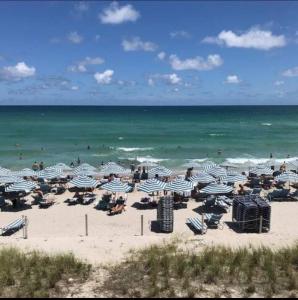 2 Br 2 Bath Waterfront Apt Walking To Beach