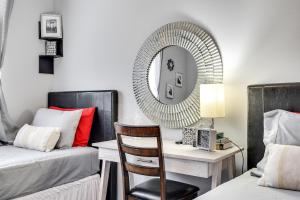 2 Br 2 Bath Waterfront Apt Walking To Beach