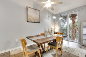 2 Br 2 Bath Waterfront Apt Walking To Beach