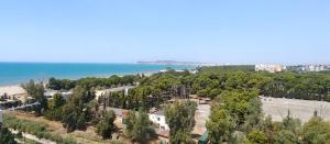 Penthouse dexception avec Rooftop vue mer et colline 3 chambres sur 2 étages 100m de la plage