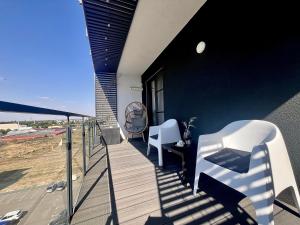 FLH - Art Elegance Luxury Big Balcony Free Parking SmartTVs View