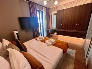 FLH Art Elegance - Large Balcony, Free Parking, Ateneo Residence