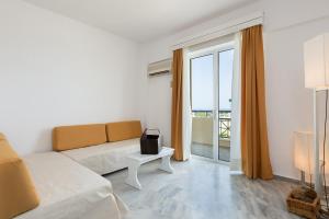 Castello Bianco Aparthotel Rethymno Greece