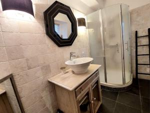 Maisons de vacances Voyage en Confluence - Candes St Martin : photos des chambres