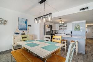 1402 Waters Edge Resort condo