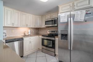 1412 Waters Edge Resort condo
