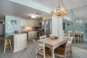 1412 Waters Edge Resort condo