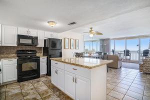 1011 Waters Edge Resort condo