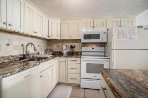 0512 Waters Edge Resort condo