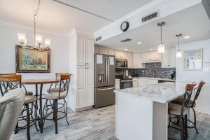 1009 Waters Edge Resort condo