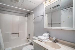 0511 Waters Edge Resort condo