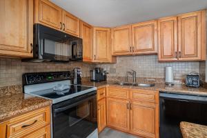 0406 Waters Edge Resort condo