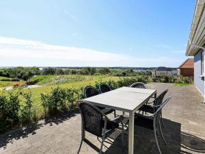 8 person holiday home in Skals-By Traum