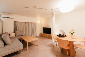 Geisha Blue Ryusenji