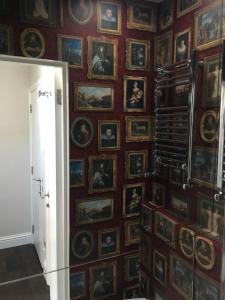 Elegant Knightsbridge Townhouse close to Harrods