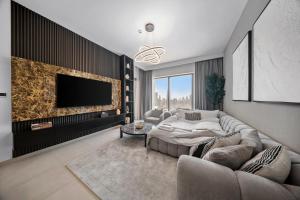 Burj View Chic 2BR Downtown Dubai