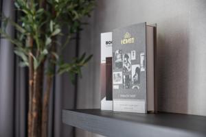 Burj View Chic 2BR Downtown Dubai