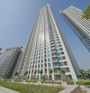 Burj View Chic 2BR Downtown Dubai